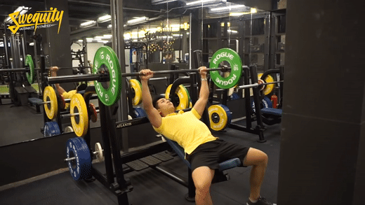 Incline Benchpress With Barbell