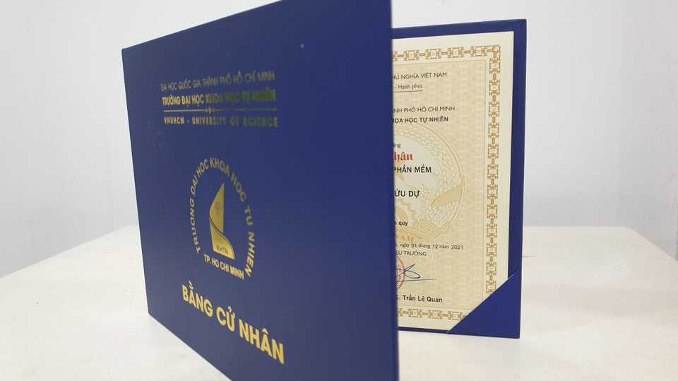 Tốt nghiệp đại học